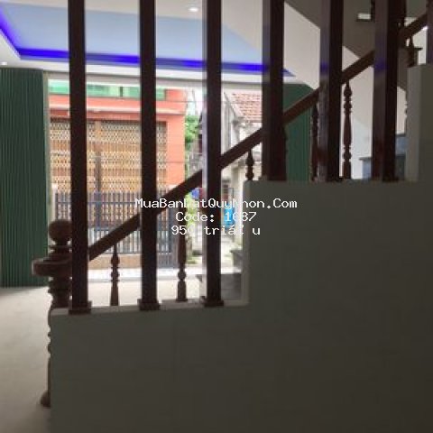 Bán nhà 2 tầng 42m2 ngay chợ phú tài quốc lộ 1a