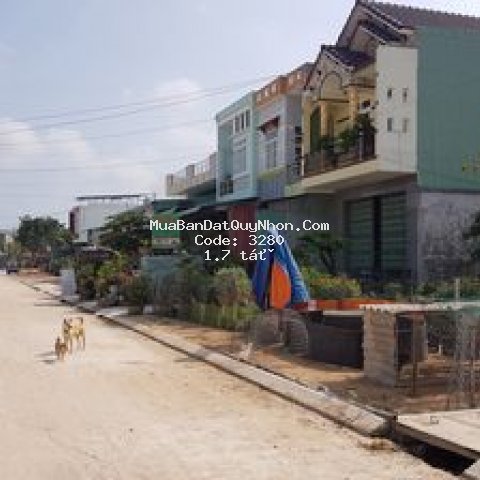 đất ngay uỷ ban an nhơn, đường trước nhà 25m 1,7ty