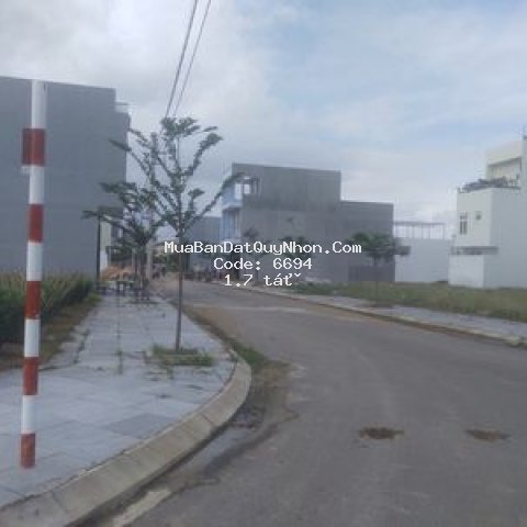 Kẹt tiền lãi ngân hàng mong anh chị mua lại giúp ạ