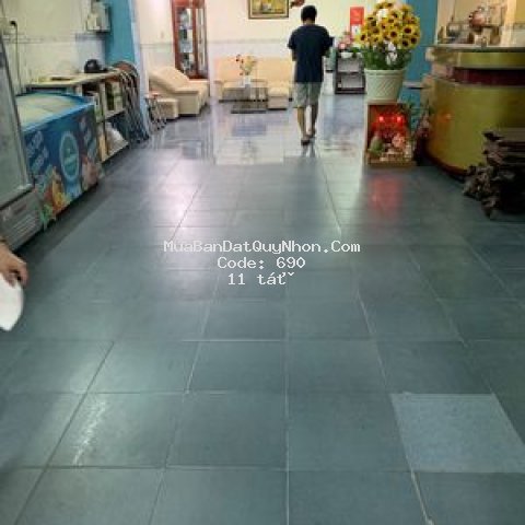Nhà 1 mê nguyên trên lợp tênh 1 p khách 3p ngủ bep