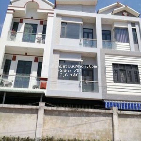 Nhà 3 mê giá chỉ 2.6 tỷ.