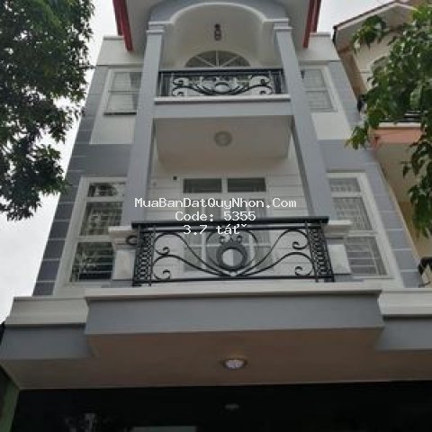 Nhà mặt tiền xuân thủy đối diện chung cư kd tốt