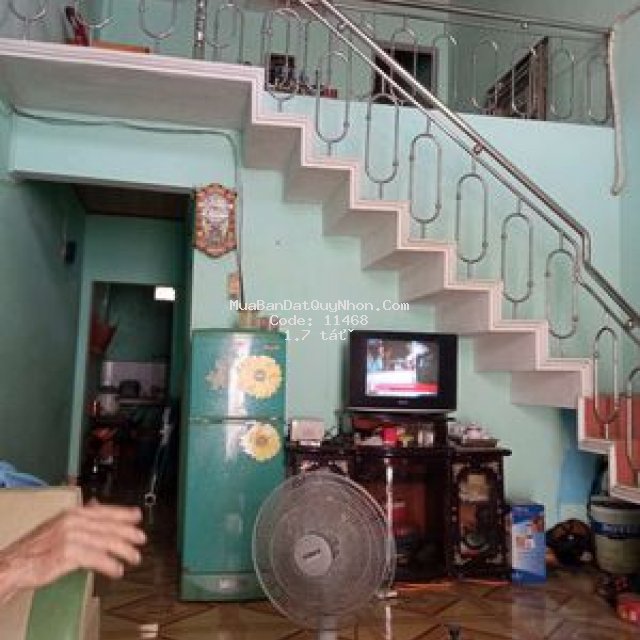 Bán gấp căn nhà cấp 4 gần nhà thờ xóm tiêu,gần chợ