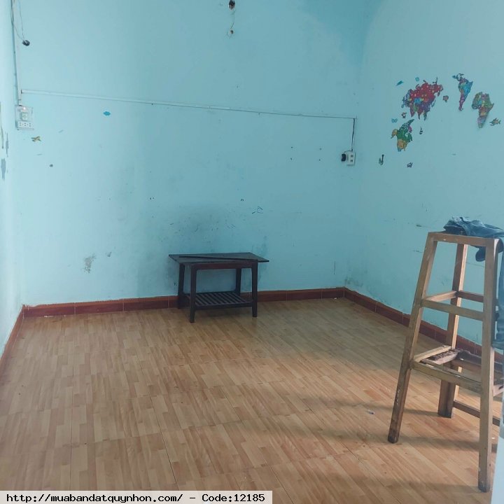 Bán nhà hẻm ô tô Hoàng Văn Thụ_P Ngô Mây_Quy Nhơn.  - Diện tích: 96,6m2 ngang 7,9m. Có thể tách làm 2 lô. - Kết cấu: nhà mê lỡ, đầy đủ công năng - Hướng: Tây Bắc 💰 4tỷ300triệu (thương lượng)