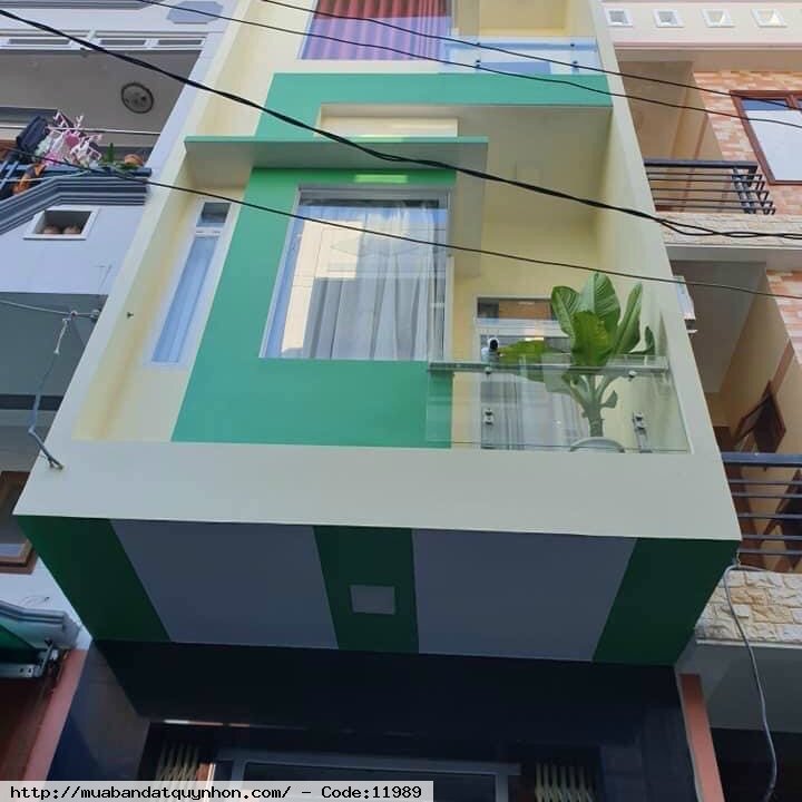 Bán nhà hẻm rộng nội bộ ô tô đường Ngô Mây thông ra Nguyễn Thị Định khu vực víp P Nguyễn Văn Cừ_Trung tâm TP Quy Nhơn 🥏Diện tích 27,4 m2 👉kết cấu : 3,5 mê mới đẹp  👉Vị trí: gần trường cấp1, cấp 2, chợ, siêu thị, quảng trường ra biển 5 phút đi bộ ...tiệ