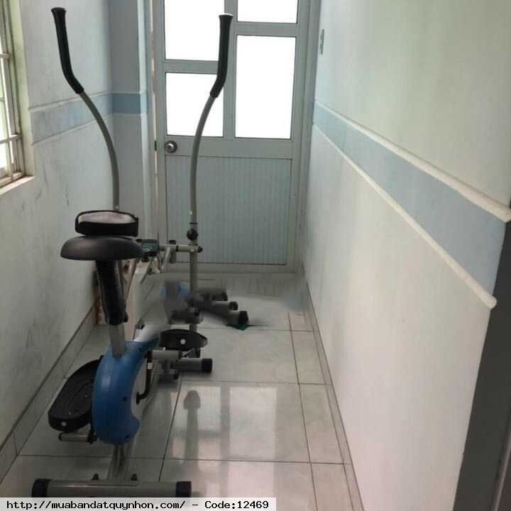 Bán nhà mặt tiền trung tâm TP biển Quy Nhơn. - Diện tích: 65m2 ngang 4,75m, dt sàn 180m2 - Vị trí: gần biển, gần siêu thị, gần bến xe, trường học...khu an ninh, yên tĩnh - Kết cấu: nhà 3 tầng gồm 2 phòng khách, bếp, 4 phòng ngủ, phòng thờ, sân phơi, 3wc. Bán nhà mặt tiền trung tâm TP biển Quy Nhơn. - Diện tích: 65m2 ngang 4,75m, dt sàn 180m2 - Vị trí: gần biển, gần siêu thị, gần bến xe, trường học...khu an ninh, yên tĩnh - Kết cấu: nhà 3 tầng gồm 2 phòng khách, bếp, 4 phòng ngủ, phòng thờ, sân phơi, 3wc.