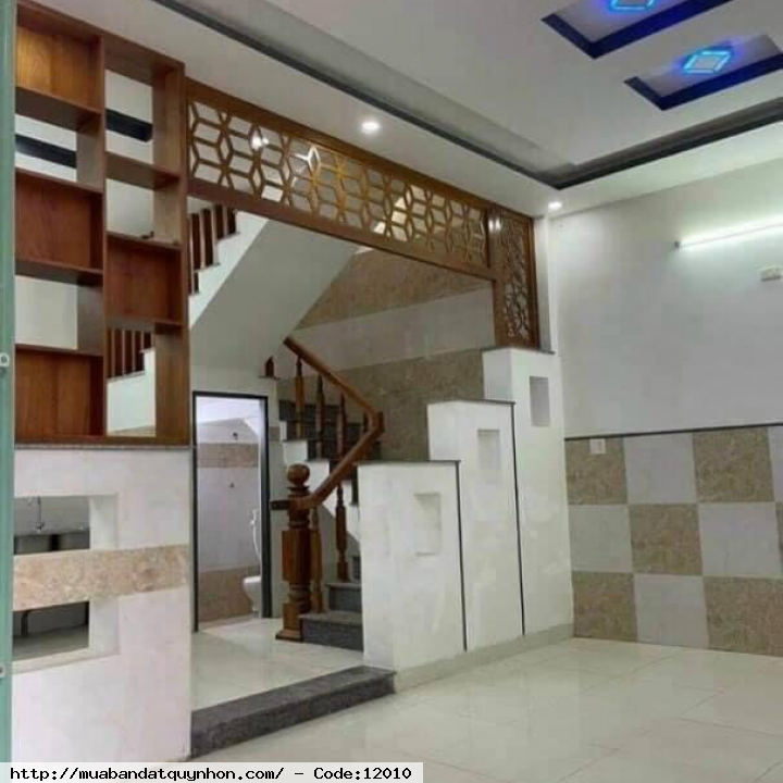 Chính chủ bán nhà Trần Hưng Đạo TP Quy Nhơn dt 120m2 giá bán 2 tỷ vị trí trung tâm chợ trường học buôn bán