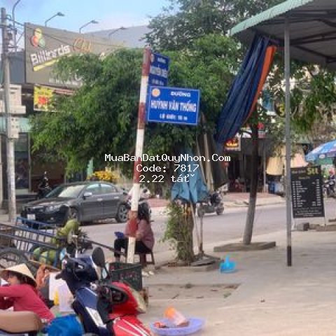 đất đối diện cửa nam chợ dinh mới