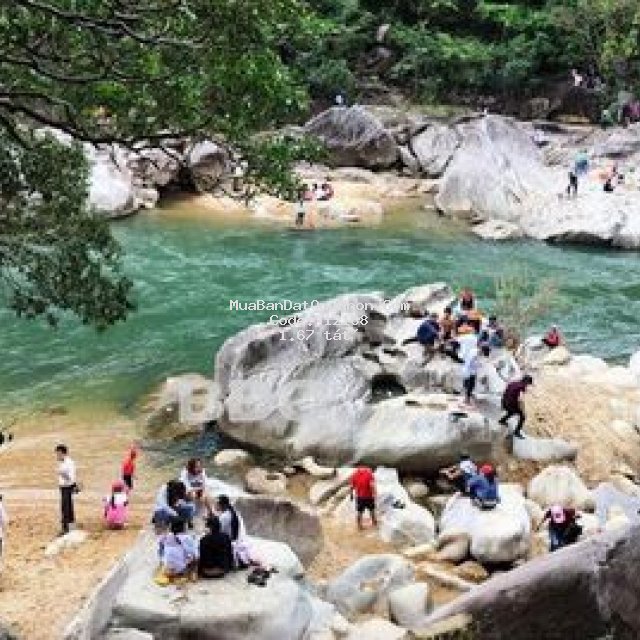 đất mặt tiền gần khu du lịch hầm hô