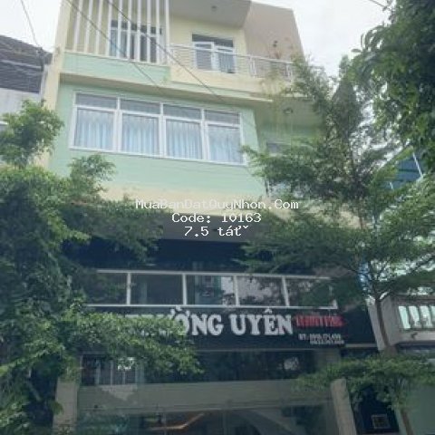 Nhà 4 lầu ngay trung tâm thành phố gần chợ