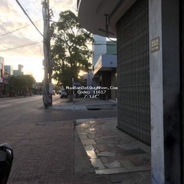 Nhà đường hùng vương gần tháp đôi cần bán