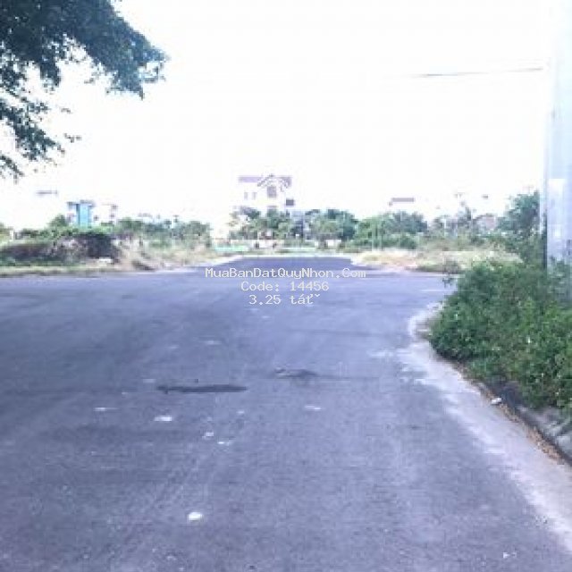 Bán đất  mặt tiền đường huỳnh tấn phát , 3,250ty