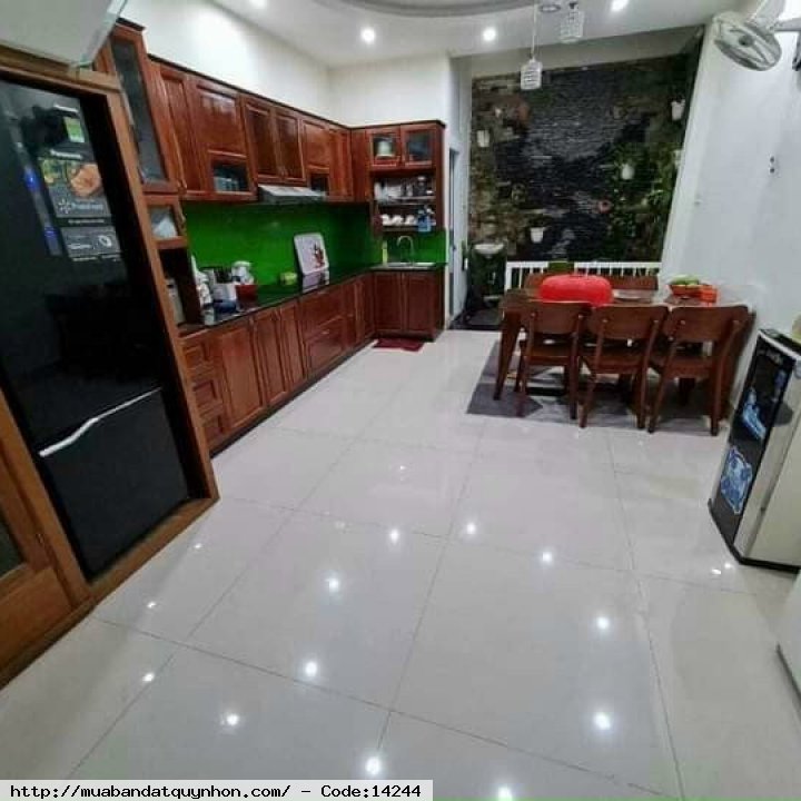 Bán gấp nhà đường Nguyễn Thanh Trà - Khu Bắc Hà Thanh - TP Quy Nhơn🔥🔥  – Diện tích đất 72 m²  - Nhà xây 3 lầu, có sân thượng rộng rãi. Thích hợp cho hộ gia đình với thiết kế sang trọng.  – Ví trị thuận lợi di chuyển ra mọi hướng, không kẹt xe, đường tho