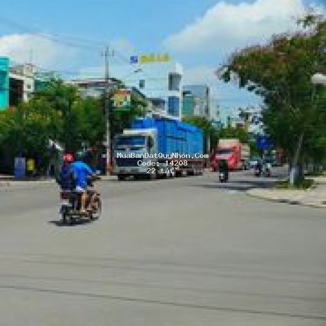 Bán lô đất mặt tiền cách biển 3 phút đi bộ