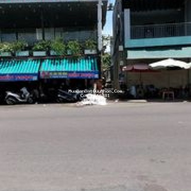 Bán nhà đường hẻm nguyễn huệ
