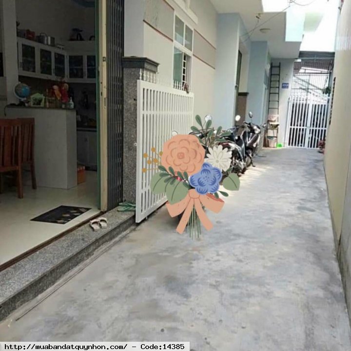 Bán nhà hẻm cạn Nguyễn Thái Học_P Ngô Mây_TP Quy Nhơn.  - Diện tích: 42m2 ngang 7m, diện tích sử dụng 82m2. - Kết cấu: nhà 1 mê, trên lợp tôn gồm 3 phòng ngủ, 2wc, có phòng ngủ tầng trệt.  - Hướng: Đông Nam. - Vị trí: nhà gần cách chợ khu 6, gần các trườn