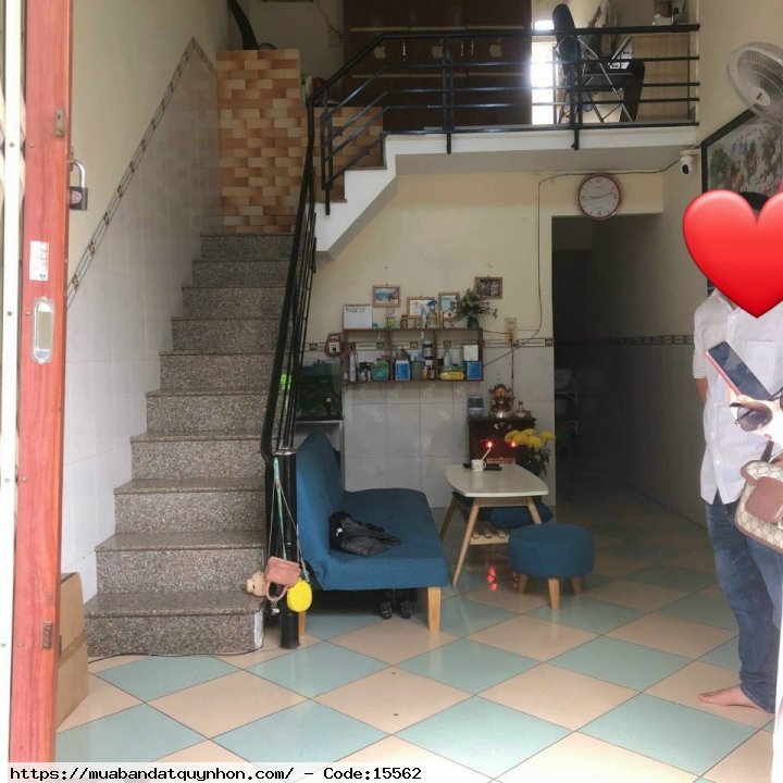 Bán nhà hẻm cạn Tây Sơn_P Quang Trung_TP Quy Nhơn - Diện tích: 31m2 ngang 3,5m (thực tế rộng 40m2) - Kết cấu: nhà mê lỡ, kiên cố gồm phòng khách, 2 phòng ngủ, phòng thờ, 2wc, sân phơi, nhà rất thoàng, cách trục đường chính khoảng 20m - Hướng: Đông Bắc  - 
