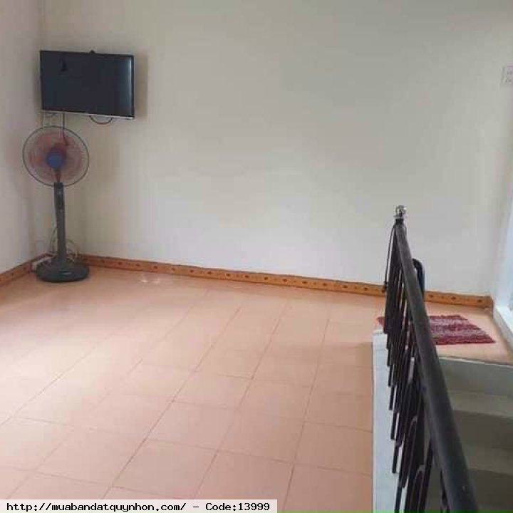 Bán nhà hẻm Nguyễn Thái Học_P Ngô Mây_TP Quy Nhơn - Diện tích: 33,3m ngang 3m, Dtsd: 44,7m - Kết cấu: nhà mê lỡ gồm sân xe, phòng khách, 2 phòng ngủ (có phòng ngủ dưới), bếp, phòng thờ, 1 wc, sân phơi, đầy đủ công năng. - Vị trí: gần chợ, gần trường, gần 