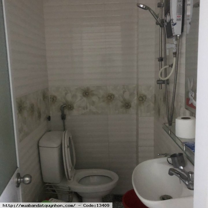 Bán nhà hẻm Nguyễn Thái Học_P Nguyễn Văn Cừ_TP Quy Nhơn - Diện tích: 30m2 ngang 4m. - Kết cấu: nhà mê lỡ xây kiên cố gồm phòng khách, phòng bếp, 2 phòng ngủ, 2wc, sân phơi - Trước nhà rộng hơn 3m 💰2 tỷ 400 (thượng lượng ít) Bán nhà hẻm Nguyễn Thái Học_P Nguyễn Văn Cừ_TP Quy Nhơn - Diện tích: 30m2 ngang 4m. - Kết cấu: nhà mê lỡ xây kiên cố gồm phòng khách, phòng bếp, 2 phòng ngủ, 2wc, sân phơi - Trước nhà rộng hơn 3m 💰2 tỷ 400 (thượng lượng ít)