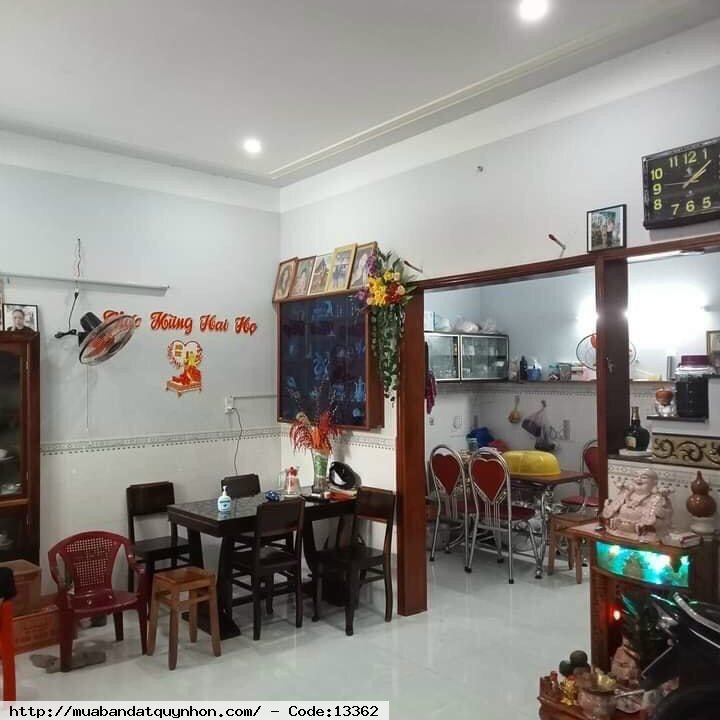 Bán nhà hẻm Trần Hưng Đạo tttp Quy Nhơn - Diện tích 58m2(ngang6m) - Thiết kế 1 mê mới đẹp gồm 3pn, 2wc, 1pk, pt, ban công phơi đồ thông thoáng sân để xe rộng rãi nhà thoáng mát - Hướng Đông Bắc 💲Giá 1tỷ 620 lưu chủ - Pháp lý sổ đỏ Bán nhà hẻm Trần Hưng Đạo tttp Quy Nhơn - Diện tích 58m2(ngang6m) - Thiết kế 1 mê mới đẹp gồm 3pn, 2wc, 1pk, pt, ban công phơi đồ thông thoáng sân để xe rộng rãi nhà thoáng mát - Hướng Đông Bắc 💲Giá 1tỷ 620 lưu chủ - Pháp lý sổ đỏ