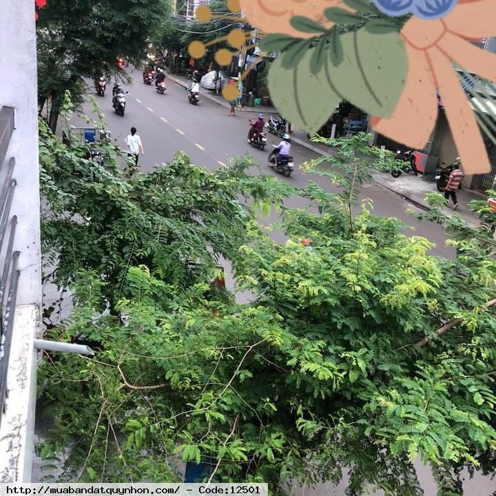 Bán nhà mặt tiền đường Nguyễn Huệ_P Lê Lợi_Quy Nhơn - Diện tích: 68,1m2 ngang 4m nở hậu 4,3m, diện tích sàn: 136,2m. - Pháp lý: sổ hồng đã ốp tài sản - Kết cấu: nhà 2 tầng gồm: phòng khách, 3pn, bếp, 2wc, sân phơi, phòng thờ, giếng trời thoáng mát. Thuận 