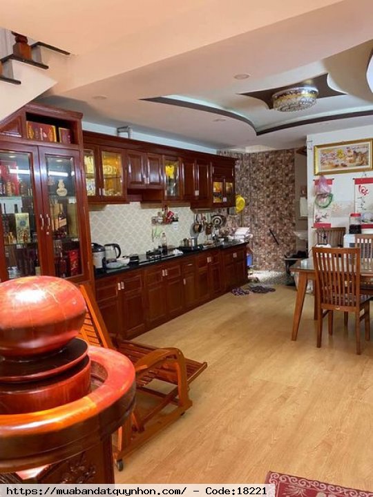 Bán nhà mặt tiền_P Đống Đa_Trung tâm TP Quy Nhơn - Diện tích 80m2 - Hướng: đông bắc - Thiết kế 3 mê kiểu biệt thự - Giá: 7 tỷ 050 triệu Bán nhà mặt tiền_P Đống Đa_Trung tâm TP Quy Nhơn - Diện tích 80m2 - Hướng: đông bắc - Thiết kế 3 mê kiểu biệt thự - Giá: 7 tỷ 050 triệu
