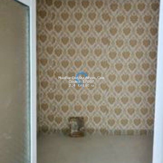 Bán nhà mê lỡ mặt tiền nguyễn gia thiều giá 2,4 tỉ