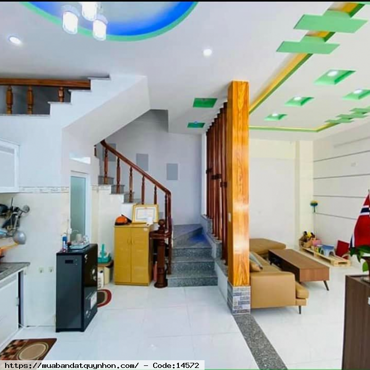 Bán nhà sau 1 căn mặt tiền đường Thành Thái