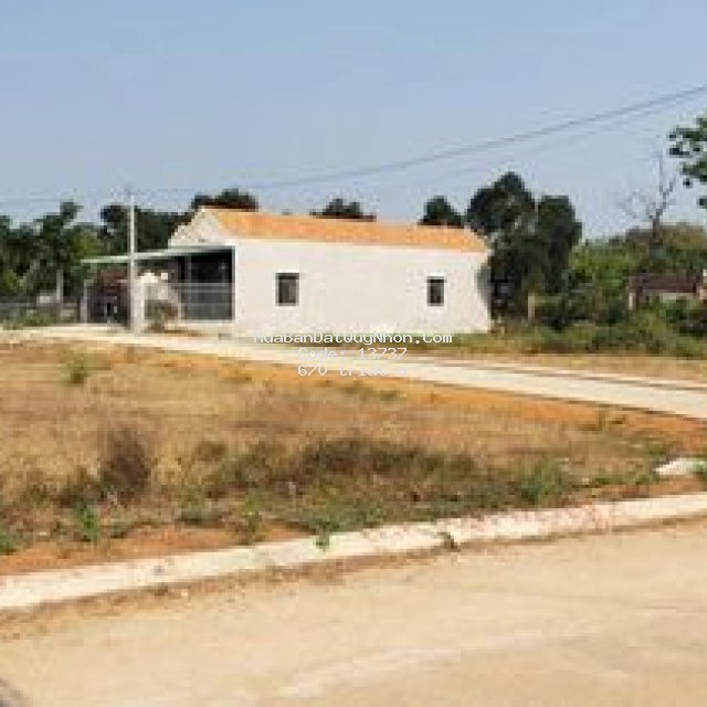 Cần bán lô đất gần chợ nhơn hậu, dân cư đông đúc
