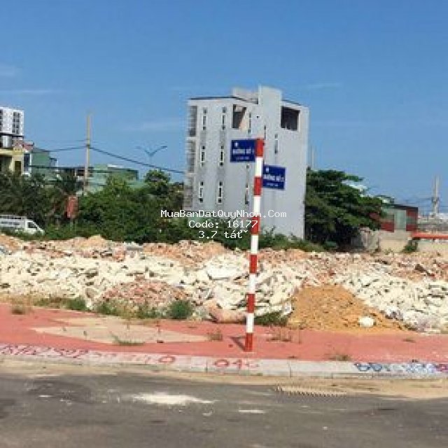 Cần bán lô đất nền cáchbếnxe.bigc200m.cáchbiển600m