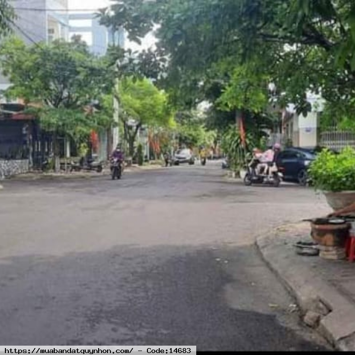 Cần bán nhà cấp 4, mặt tiền đường Cần Vương - Gần ngay khu kinh doanh ăn uống sầm uất Nguyễn Thị Định - Diện tích: 101m2, ngang 4.4m, dài 23m - Hướng Đông Nam Cần bán nhà cấp 4, mặt tiền đường Cần Vương - Gần ngay khu kinh doanh ăn uống sầm uất Nguyễn Thị Định - Diện tích: 101m2, ngang 4.4m, dài 23m - Hướng Đông Nam