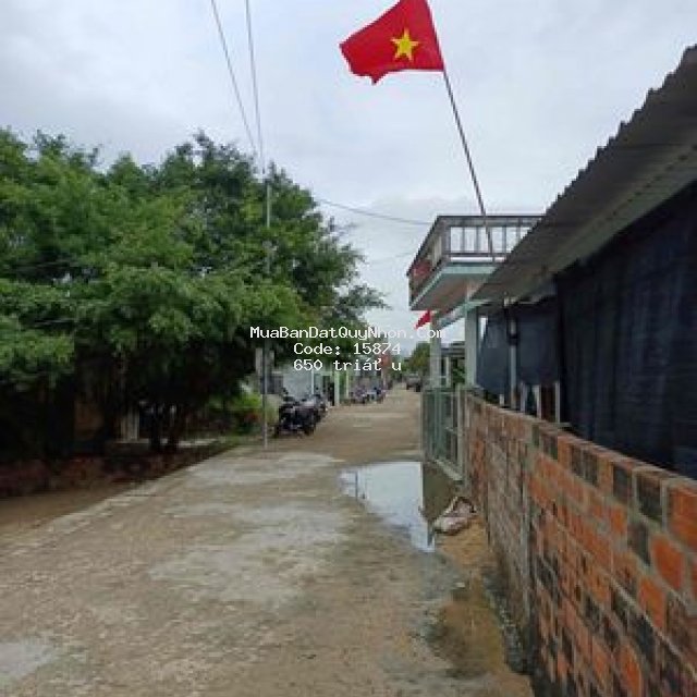 Hàng hiếm bán nhanh lô đất view đầm hồ 2 mặt đuong