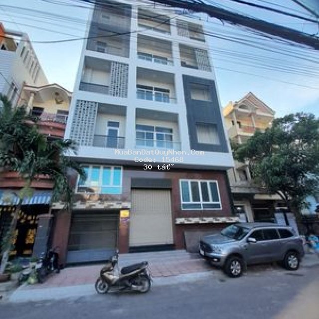 Ngộp bank cần ra gấp nhà 7 tầng mt nguyễn văn trỗi