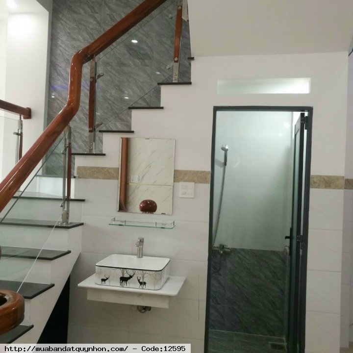 Siêu phẩm MẶT TIỀN đường Thoại Ngọc Hầu  Diện tích : 67,5m2. Ngang 4,5m. kết cấu 3 mê mái Thái đẹp lung linh sang trọng từng milimet  Công năng : Có sân riêng để xe ôtô, pk .p bếp, 4 phòng ngủ.p thờ,sân phơi giếng trời và 3wc. 💲💲Giá: 3ty5 thương lượng n