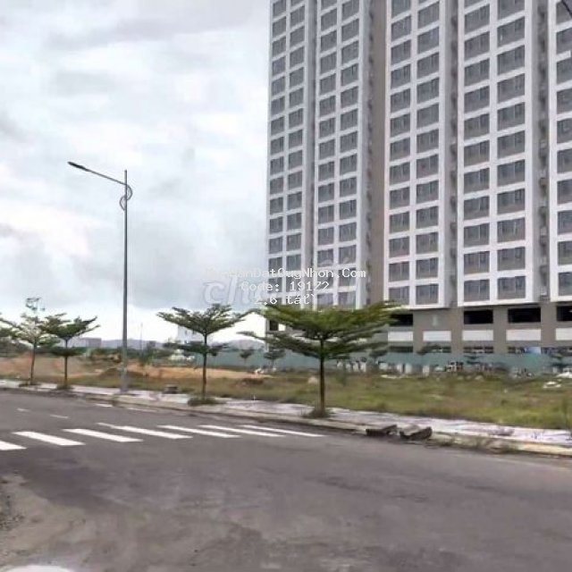 Bán lô đất đê đông gần trường fpt giá 2,6 tỉ