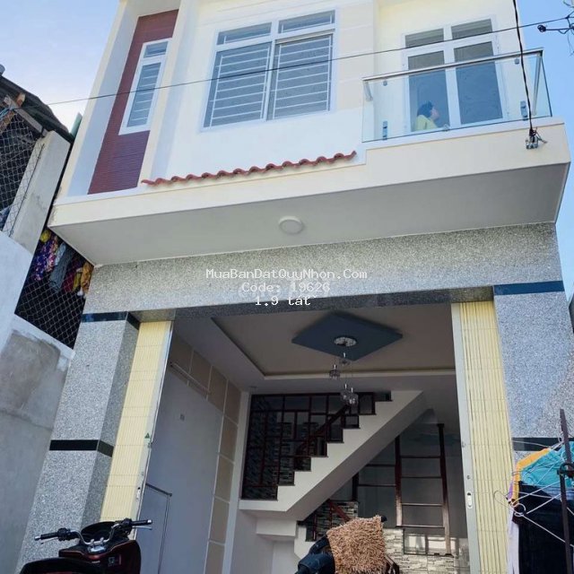 Bán nhà hẻm rộng 2.5m cạnh công viên, tp.qui nhơn
