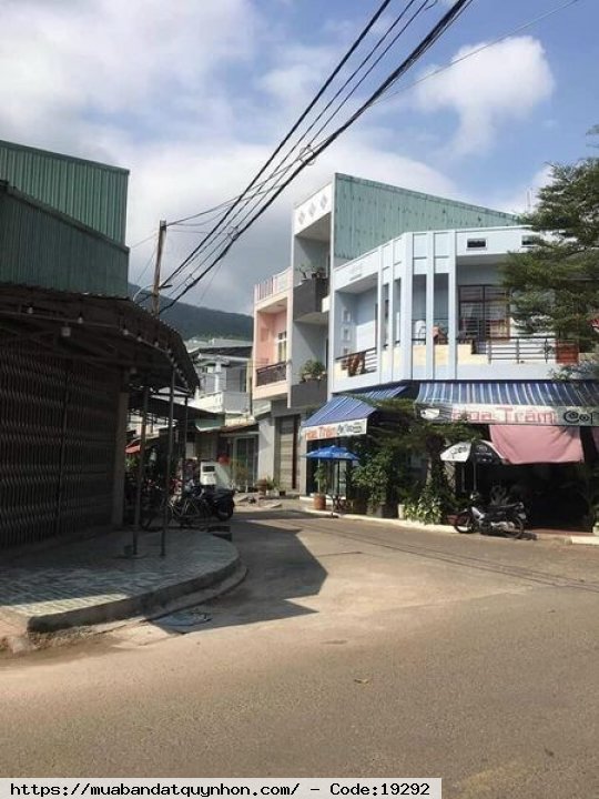Bán Nhà MẶT TIỀN cấp 4 - Phường Quang Trung_Quy Nhơn - dt 58m2 - Hướng: Đông Nam - Giá bán 2 tỷ 300 thương lượng 