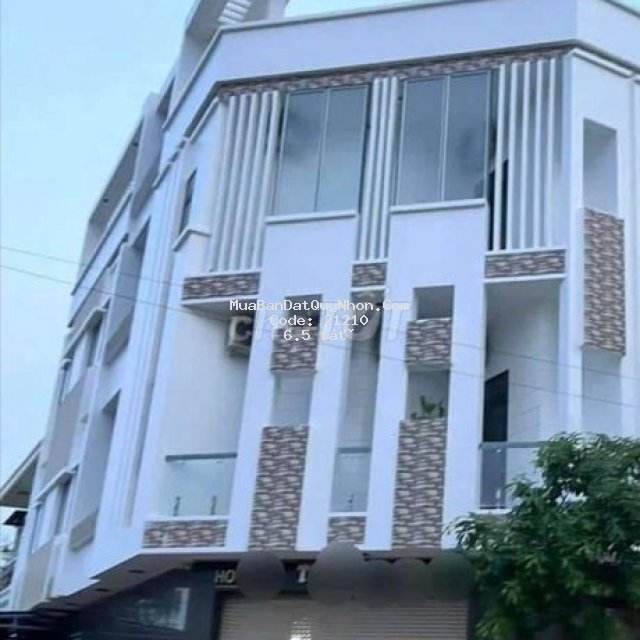 Bán nhà nghỉ 4 tầng ôm góc 2 mặt tiền gần chợ dinh giá 6,5 tỉ