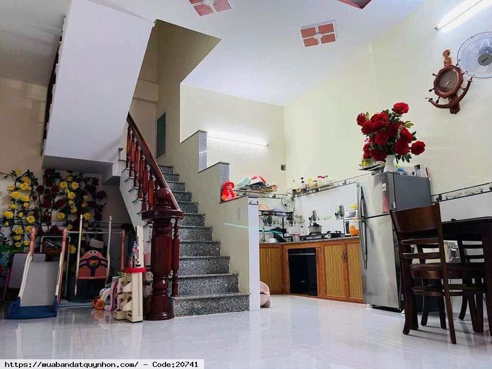 Cần bán nhà 1 trệt, 1 lầu hẻm đường Trần Hưng Đạo P Đống Đa tttp Quy Nhơn - dtsd: 80m2, 2 phòng ngủ, 2 WC