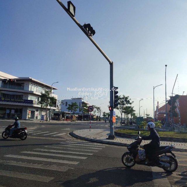 Lô biển 2mt quốc lộ đối diện big c go tt hành chính bình định