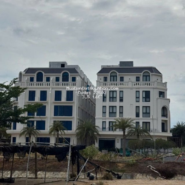 Bán đất đối diện quảng trường trung tâm và ubnd cát tiến cách biển200m