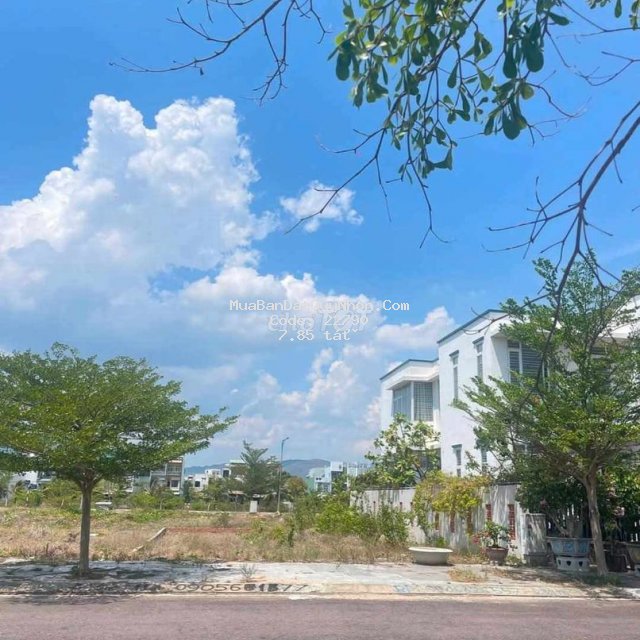 Bán đất dt:243 m2,mặt tiền11m, đường nguyễn niệm, khu b3a an phú thịnh