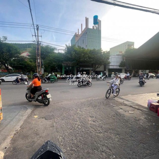 Nhà hẻm trần hưng đạo cách chợ hoa lư 100m Nhà hẻm trần hưng đạo cách chợ hoa lư 100m