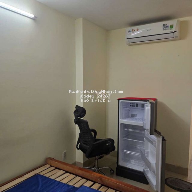 Bán chung cư xuân thủy, tầng trệt ( dưới đất ) Bán chung cư xuân thủy, tầng trệt ( dưới đất )