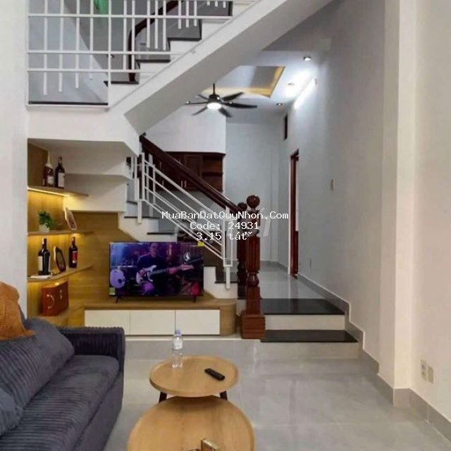 Bán nhà 3 tầng ôm góc 2 mặt hẻm 5m ngô mây