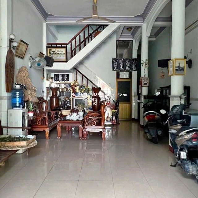 Bán nhà mặt tiền đường cần vương, trung tâm quy nhơn. Bán nhà mặt tiền đường cần vương, trung tâm quy nhơn.
