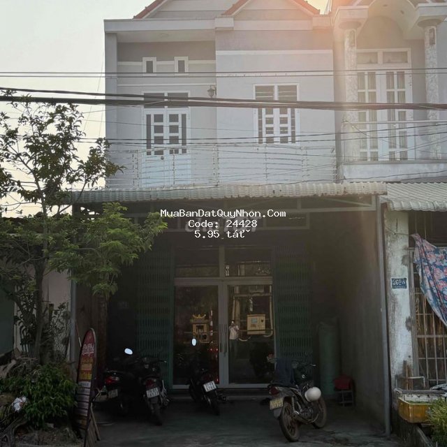 Bán nhà mặt tiền ql1a - bình định
