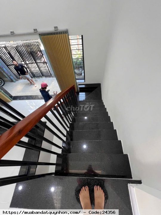 Chính chủ bán nhà hẻm phố, trung tâm tiện ích công năng đầy đủ. Chính chủ bán nhà hẻm phố, trung tâm tiện ích công năng đầy đủ.
