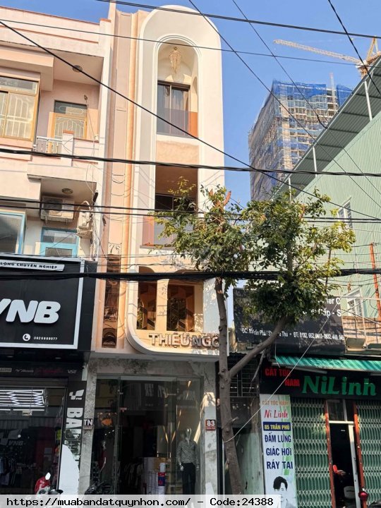 định cư cần bán nhà mặt tiền trung tâm  mới xây xong