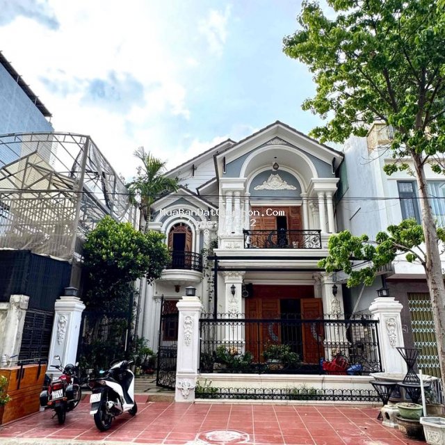 🏠một siêu phẩm mới ra lò   - vị trí : gần siêu thị go gần nhà xe kim l